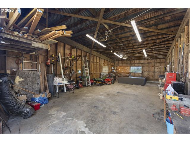 12275 Se SCHOOL Ave, Boring, OR 97009