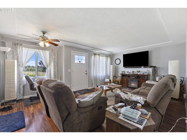 12275 Se SCHOOL Ave, Boring, OR 97009