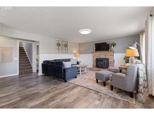 12275 Se SCHOOL Ave, Boring, OR 97009