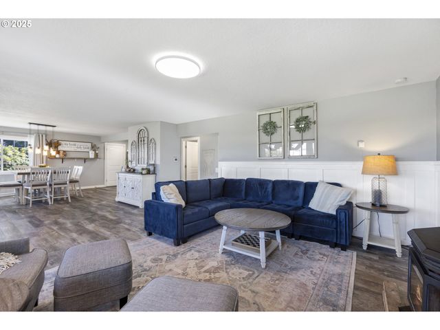 12275 Se SCHOOL Ave, Boring, OR 97009