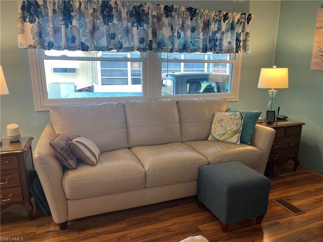 3134 Venus LN, North Fort Myers, FL 33903