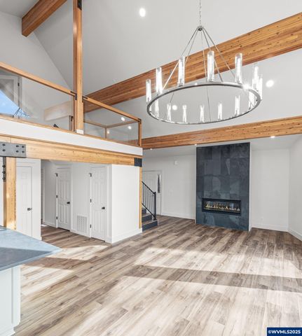 138 Santiam St, Gates, OR 97346