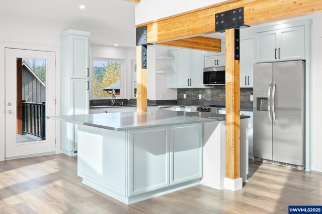 138 Santiam St, Gates, OR 97346