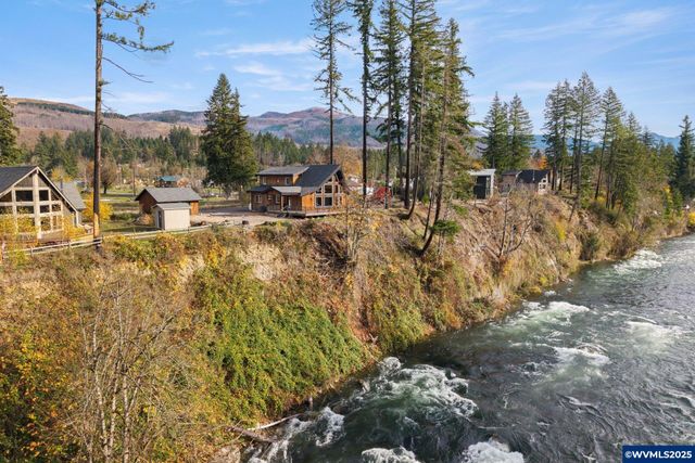 138 Santiam St, Gates, OR 97346