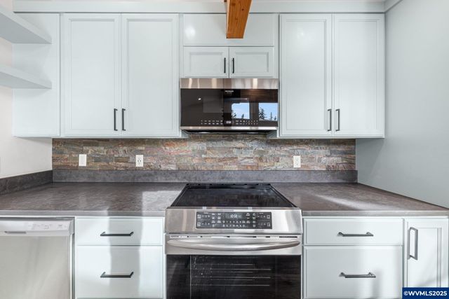 138 Santiam St, Gates, OR 97346