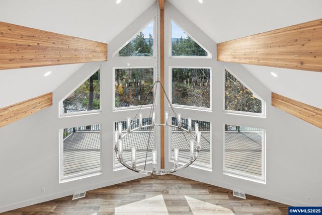 138 Santiam St, Gates, OR 97346