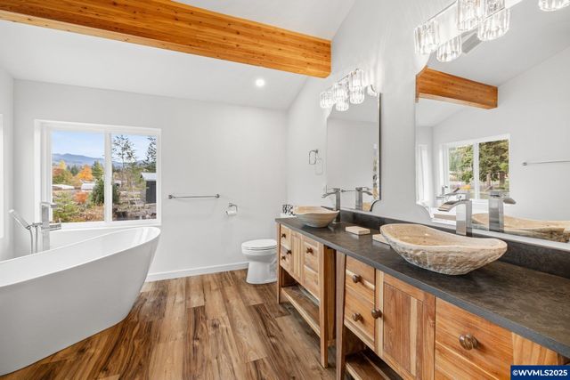 138 Santiam St, Gates, OR 97346