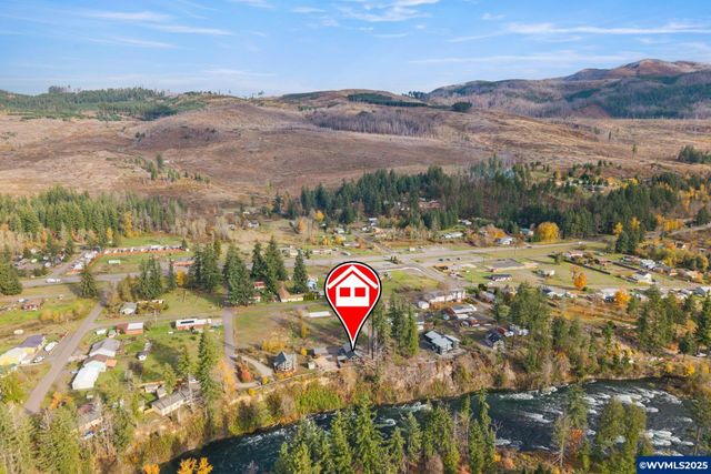 138 Santiam St, Gates, OR 97346