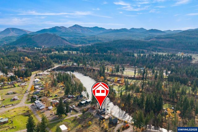 138 Santiam St, Gates, OR 97346