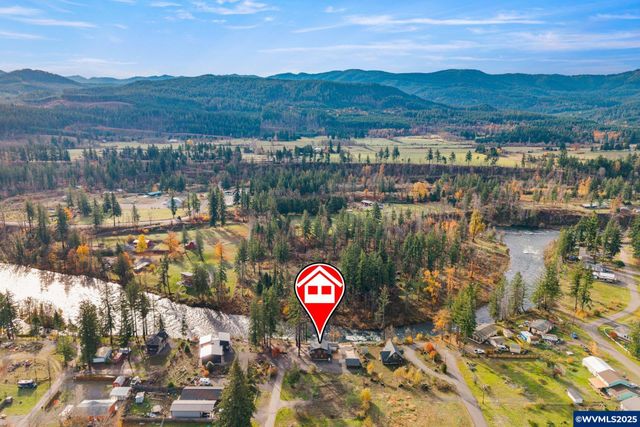 138 Santiam St, Gates, OR 97346