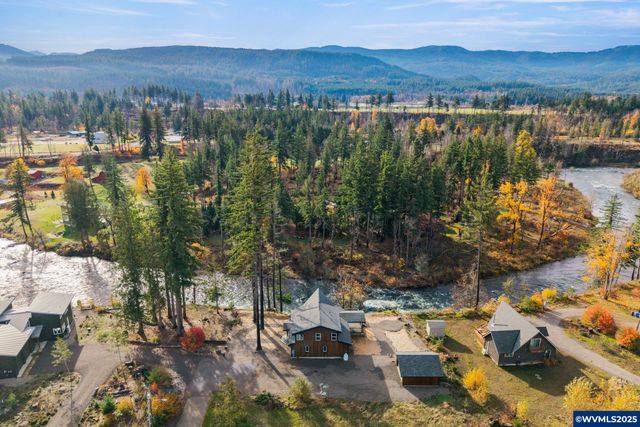 138 Santiam St, Gates, OR 97346