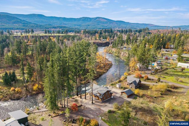 138 Santiam St, Gates, OR 97346