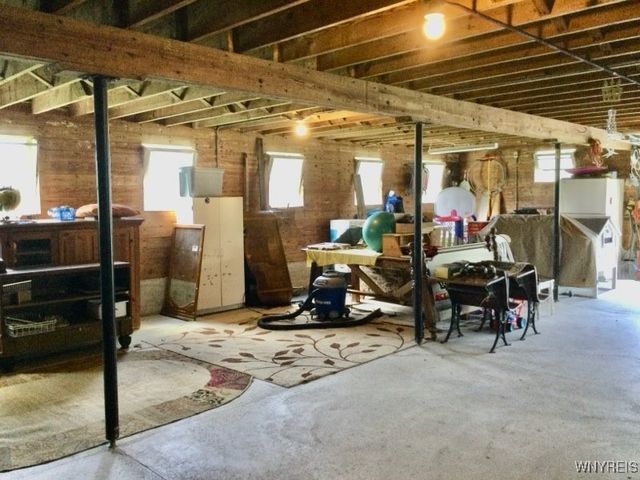 639 County Line Road, Darien, NY 14004