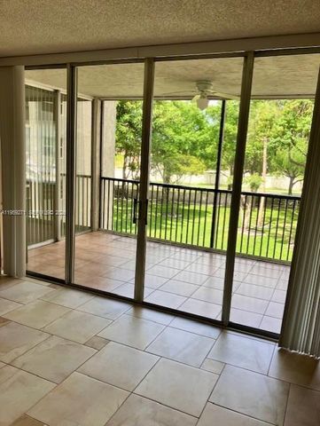 3910 Inverrary Blvd 304-B, Lauderhill, FL 33319