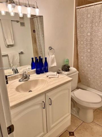 3910 Inverrary Blvd 304-B, Lauderhill, FL 33319