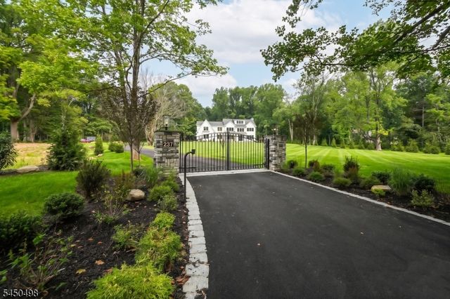 237 Mountainside Rd, Mendham Twp., NJ 07945