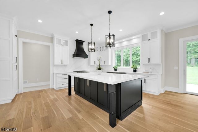 237 Mountainside Rd, Mendham Twp., NJ 07945