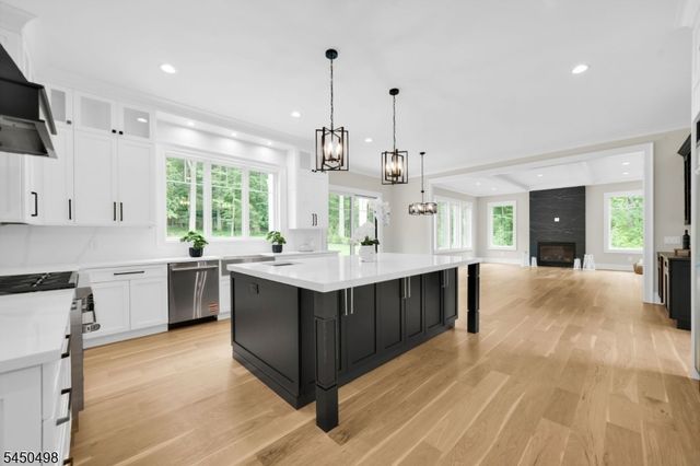 237 Mountainside Rd, Mendham Twp., NJ 07945