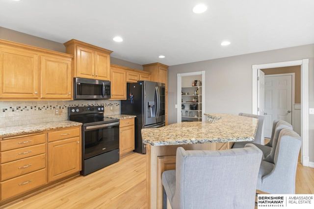 11831 S 48th Street, Bellevue, NE 68133