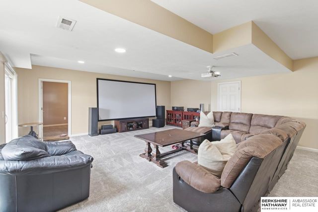 11831 S 48th Street, Bellevue, NE 68133