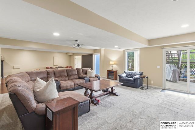 11831 S 48th Street, Bellevue, NE 68133