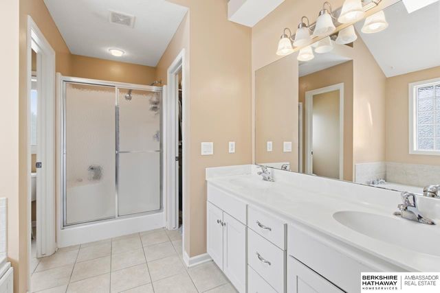 11831 S 48th Street, Bellevue, NE 68133