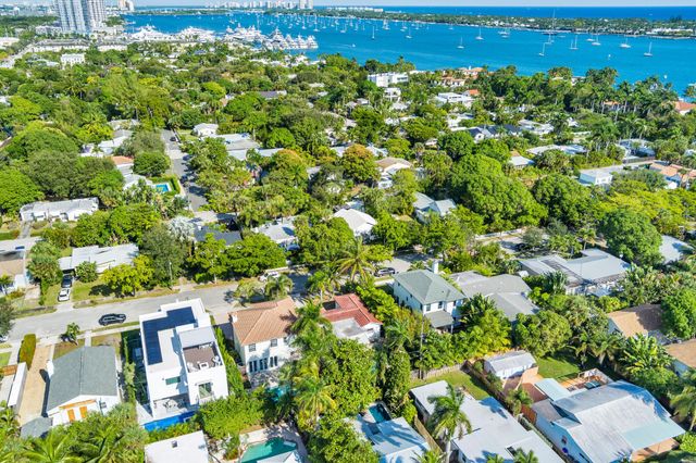 244 31st Court, West Palm Beach, FL 33407