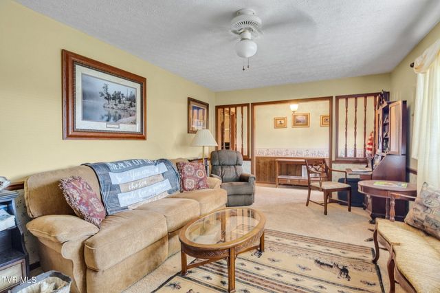 250 Plainview Heights Circle, Greeneville, TN 37745