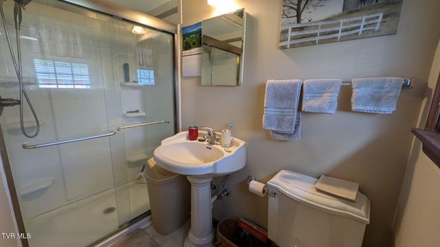 250 Plainview Heights Circle, Greeneville, TN 37745