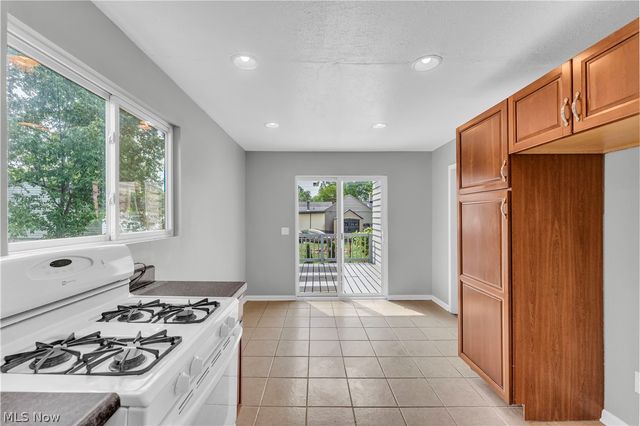 1083 Eastlake Drive, Eastlake, OH 44095