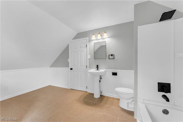 1083 Eastlake Drive, Eastlake, OH 44095
