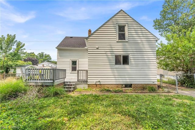 1083 Eastlake Drive, Eastlake, OH 44095