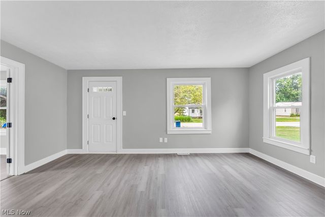 1083 Eastlake Drive, Eastlake, OH 44095
