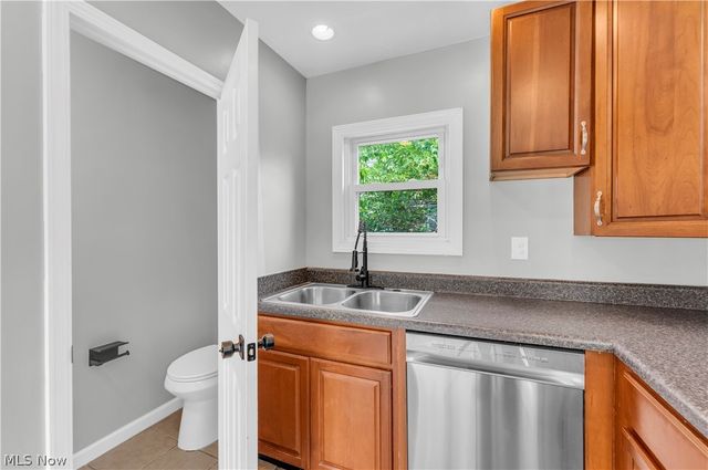 1083 Eastlake Drive, Eastlake, OH 44095
