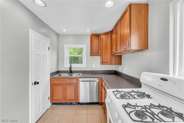 1083 Eastlake Drive, Eastlake, OH 44095