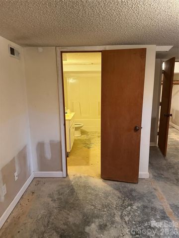 2013 K Court Avenue, Winston Salem, NC 27105