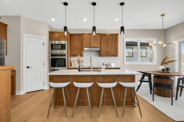 2164 Eustis Street, Roseville, MN 55113