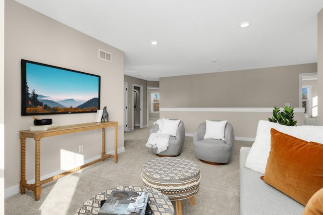 2164 Eustis Street, Roseville, MN 55113