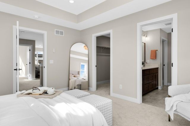 2164 Eustis Street, Roseville, MN 55113