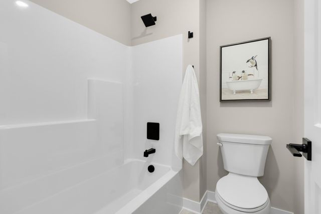 2164 Eustis Street, Roseville, MN 55113