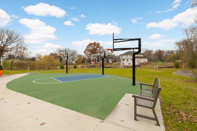 2164 Eustis Street, Roseville, MN 55113