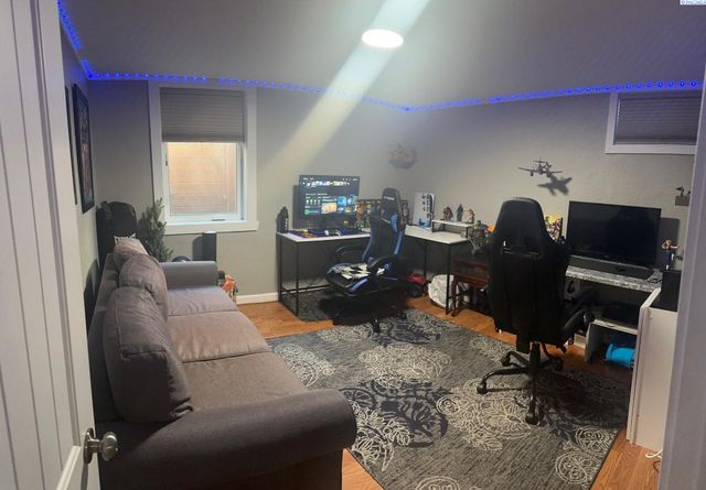 1723 N 19th Ave, Pasco, WA 99301