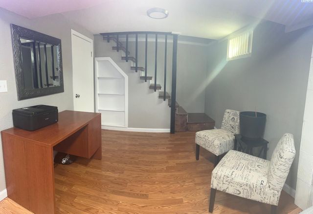 1723 N 19th Ave, Pasco, WA 99301