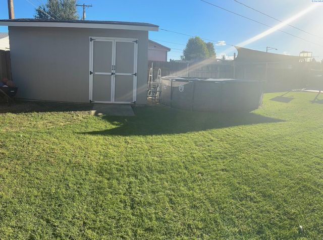 1723 N 19th Ave, Pasco, WA 99301