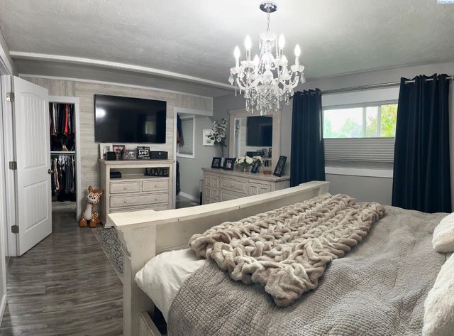 1723 N 19th Ave, Pasco, WA 99301