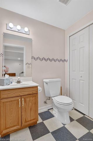 761 Knollwood Circle, South Lyon, MI 48178