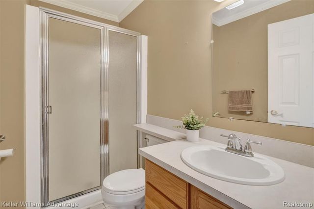 761 Knollwood Circle, South Lyon, MI 48178