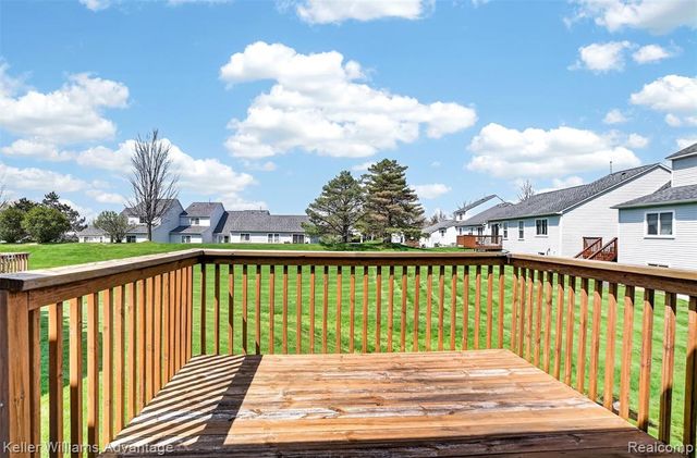 761 Knollwood Circle, South Lyon, MI 48178