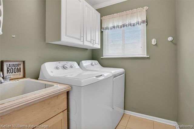 761 Knollwood Circle, South Lyon, MI 48178