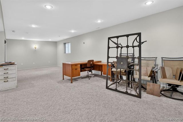 761 Knollwood Circle, South Lyon, MI 48178